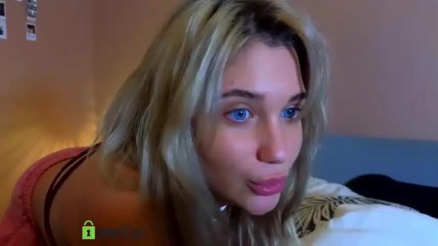 Image 10 of miaa_kkk Stream on Chaturbate on 18 months ago