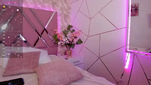 Image 10 of miaa_smiith1 Stream on Chaturbate on 14 months ago