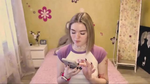 Image 7 of miaacat Stream on Chaturbate on 13 months ago