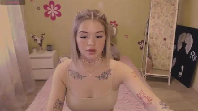 Image 3 of miaacat Stream on Chaturbate on 13 months ago