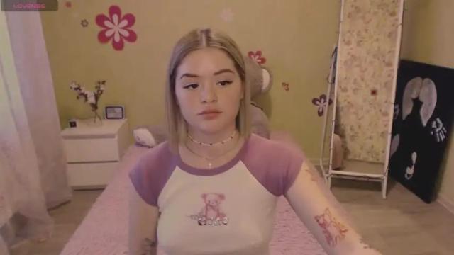 Image 7 of miaacat Stream on Chaturbate on 13 months ago