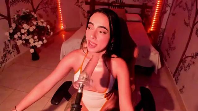 Image 12 of miaamonroe Stream on Chaturbate on 23 months ago