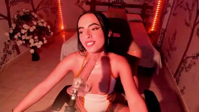 Image 6 of miaamonroe Stream on Chaturbate on 23 months ago