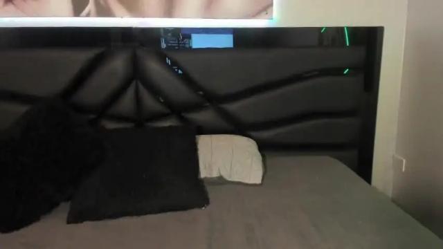 Image 12 of miaamonroe Stream on Chaturbate on 22 months ago