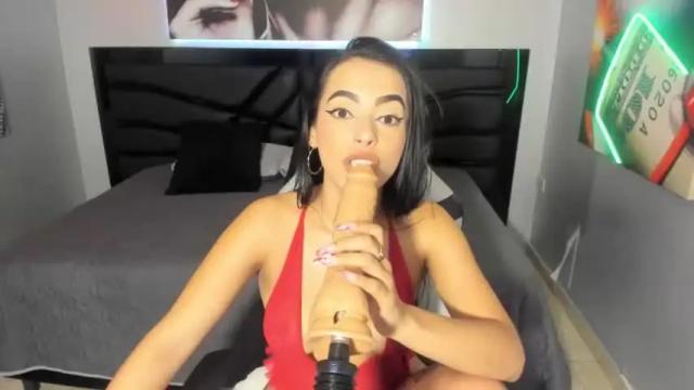 Image 3 of miaamonroe Stream on Chaturbate on 22 months ago