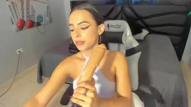 Image 7 of miaamonroe Stream on Chaturbate on 22 months ago