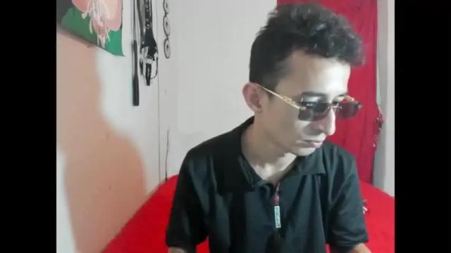 Image 12 of miaandluciferxxx Stream on Chaturbate on 17 months ago