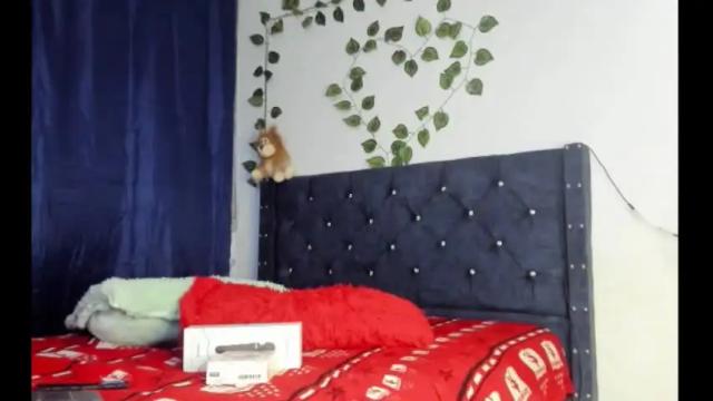 Image 7 of miaandluciferxxx Stream on Chaturbate on 2 months ago