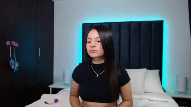 Image 12 of miaandnaty1 Stream on Chaturbate on 15 months ago