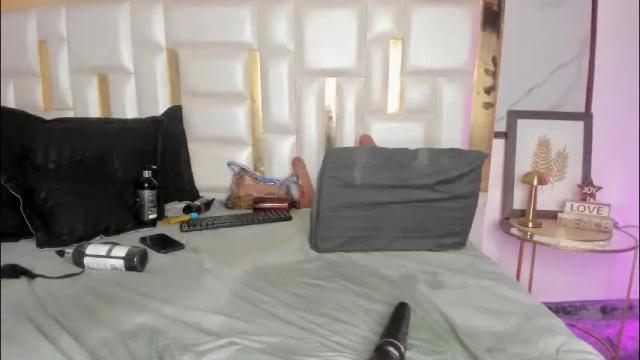 Image 2 of miaaxxx_ Stream on Chaturbate on 2 months ago