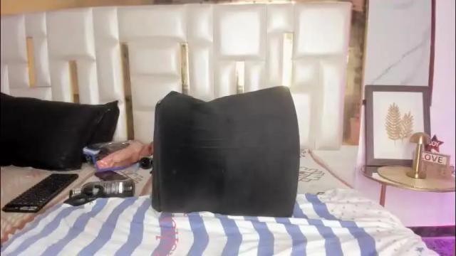 Image 12 of miaaxxx_ Stream on Chaturbate on 1 month ago