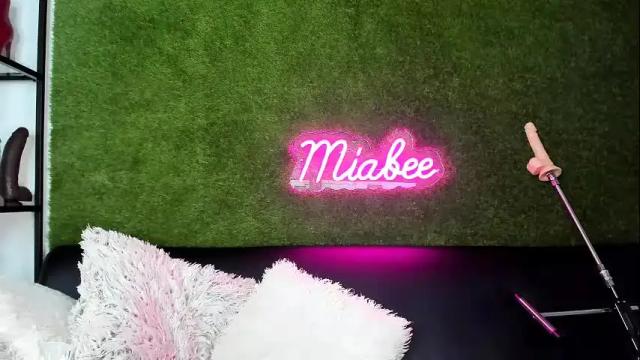 Image 4 of miabeex Stream on Chaturbate on 1 month ago