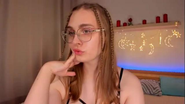 Image 4 of miabond_ Stream on Chaturbate on 1 month ago
