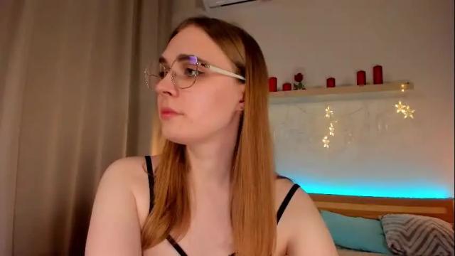 Image 4 of miabond_ Stream on Chaturbate on 23 days ago