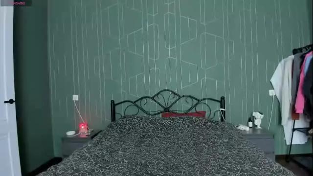 Image 12 of miabrian Stream on Chaturbate on 2 months ago