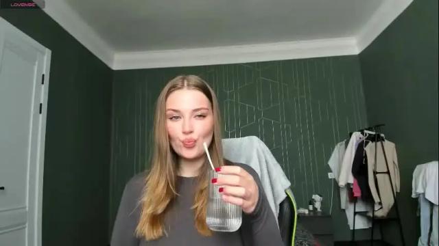 Image 3 of miabrian Stream on Chaturbate on 2 months ago