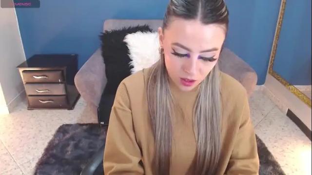 Image 8 of miacarperrlux Stream on Chaturbate on 29 days ago