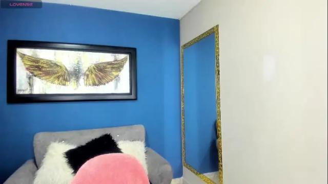 Image 2 of miacarperrlux Stream on Chaturbate on 1 day ago