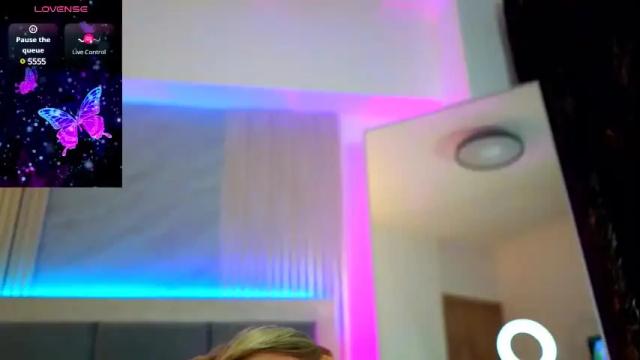 Image 3 of miacharm1 Stream on Chaturbate on 26 days ago