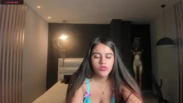 Image 4 of miacollinsx1 Stream on Chaturbate on 14 months ago