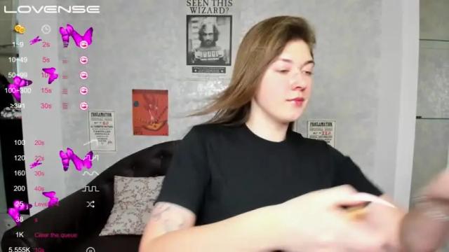 Image 2 of miacrystl Stream on Chaturbate on 13 months ago