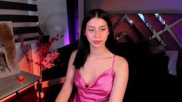 Image 12 of miadaniells Stream on Chaturbate on 17 months ago