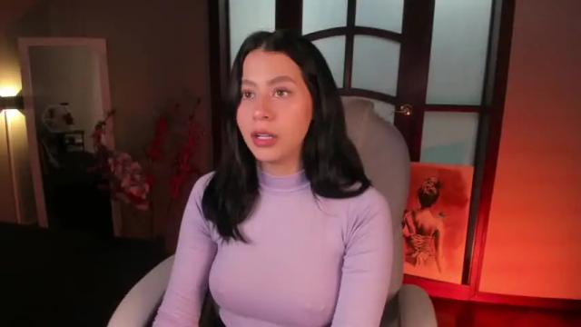 Image 4 of miadaniells Stream on Chaturbate on 16 months ago
