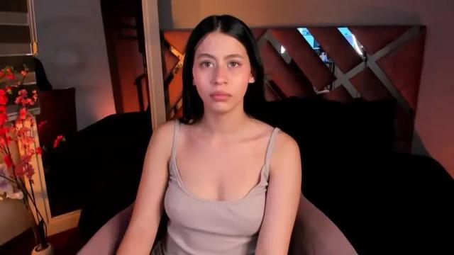 Image 10 of miadaniells Stream on Chaturbate on 16 months ago