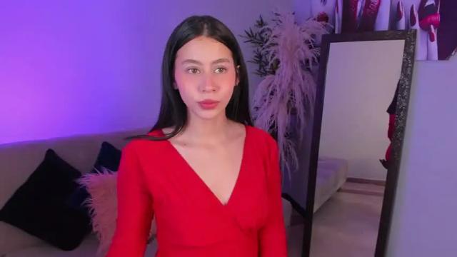 Image 2 of miadaniells Stream on Chaturbate on 15 months ago