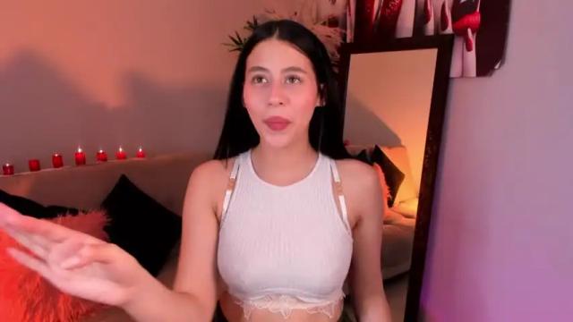 Image 6 of miadaniells Stream on Chaturbate on 15 months ago