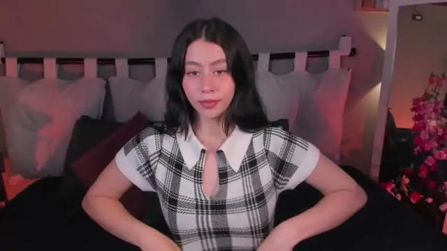 Image 4 of miadaniells Stream on Chaturbate on 13 months ago