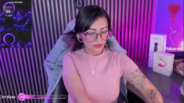 Image 2 of miadevine_ Stream on Chaturbate on 2 months ago