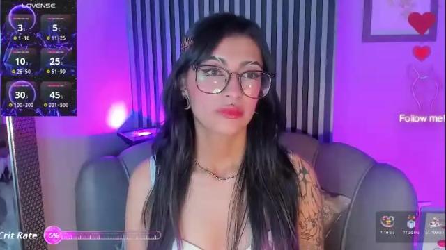 Image 3 of miadevine_ Stream on Chaturbate on 2 months ago