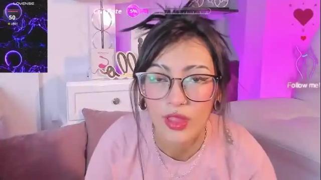 Image 2 of miadevine_ Stream on Chaturbate on 2 months ago