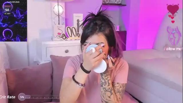 Image 4 of miadevine_ Stream on Chaturbate on 2 months ago