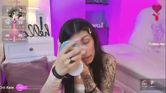 Image 2 of miadevine_ Stream on Chaturbate on 2 months ago