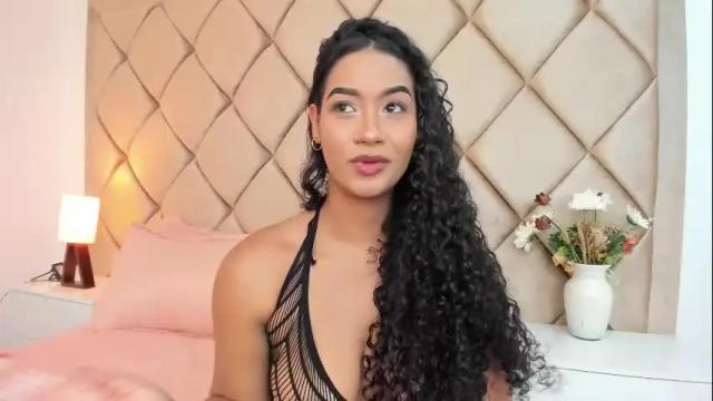 Image 7 of miaebony_ Stream on Chaturbate on 21 days ago