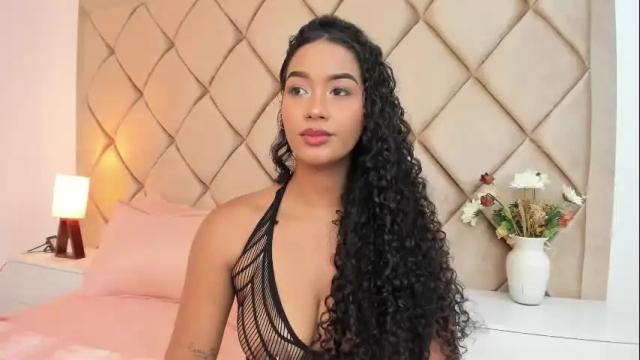 Image 8 of miaebony_ Stream on Chaturbate on 21 days ago