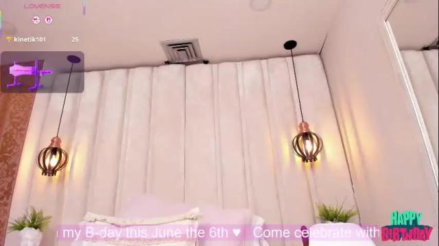 Image 7 of miaebony_ Stream on Chaturbate on 24 days ago