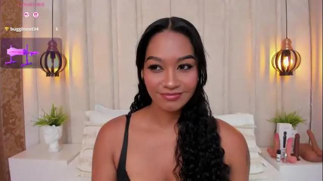 Image 3 of miaebony_ Stream on Chaturbate on 17 days ago