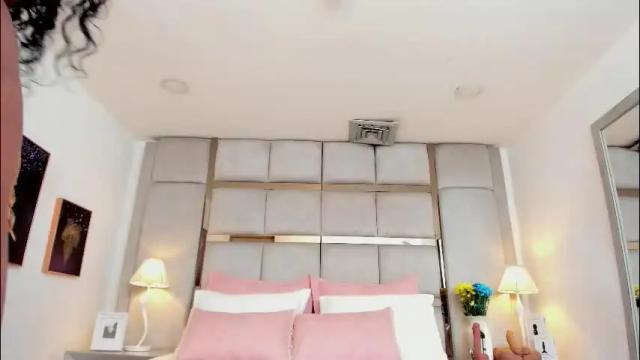 Image 12 of miaebony_ Stream on Chaturbate on 18 days ago