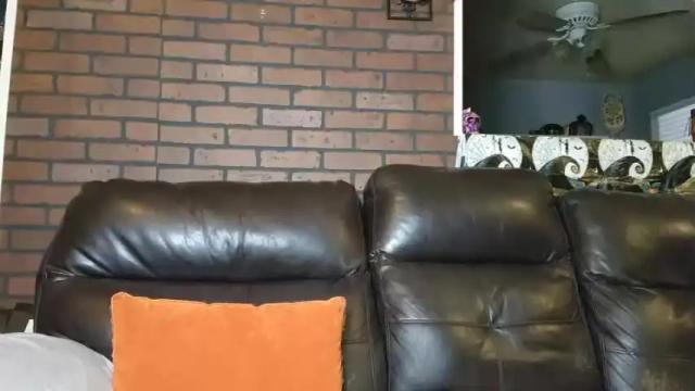 Image 3 of miaelizabethlove Stream on Chaturbate on 19 months ago