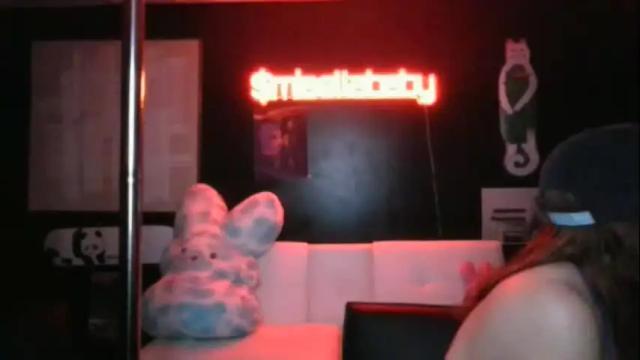 Image 2 of miaellababy Stream on Chaturbate on 2 months ago
