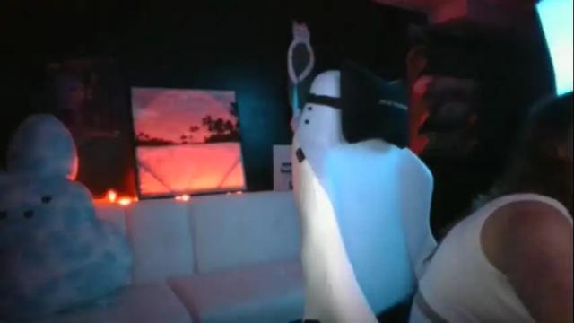 Image 3 of miaellababy Stream on Chaturbate on 1 month ago