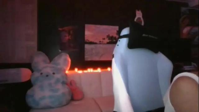 Image 10 of miaellababy Stream on Chaturbate on 9 days ago