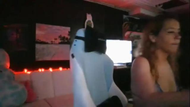 Image 7 of miaellababy Stream on Chaturbate on 4 days ago