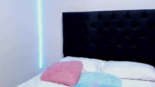 Image 6 of miafiorenzi Stream on Chaturbate on 16 months ago