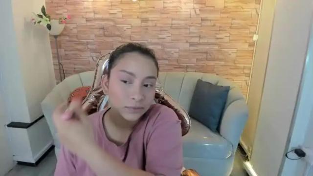 Image 6 of miah_b Stream on Chaturbate on 13 months ago