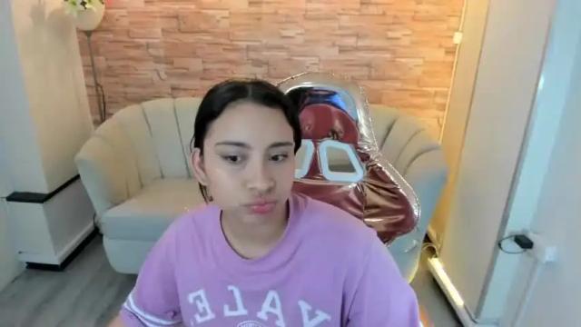 Image 8 of miah_b Stream on Chaturbate on 13 months ago