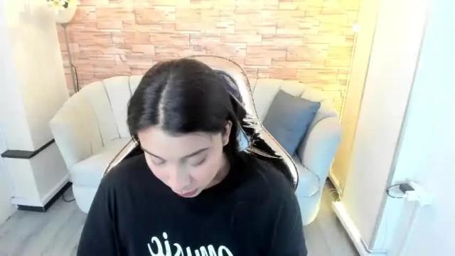 Image 8 of miah_b Stream on Chaturbate on 13 months ago
